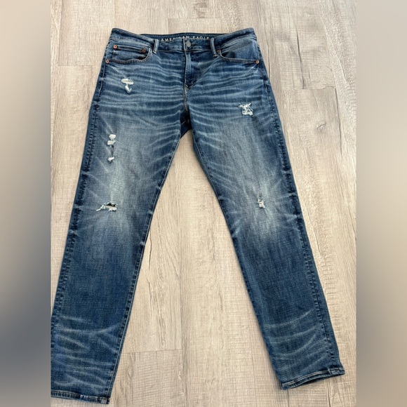 American Eagle Outfitters Distressed Blue Jeans - Picture 1 of 7